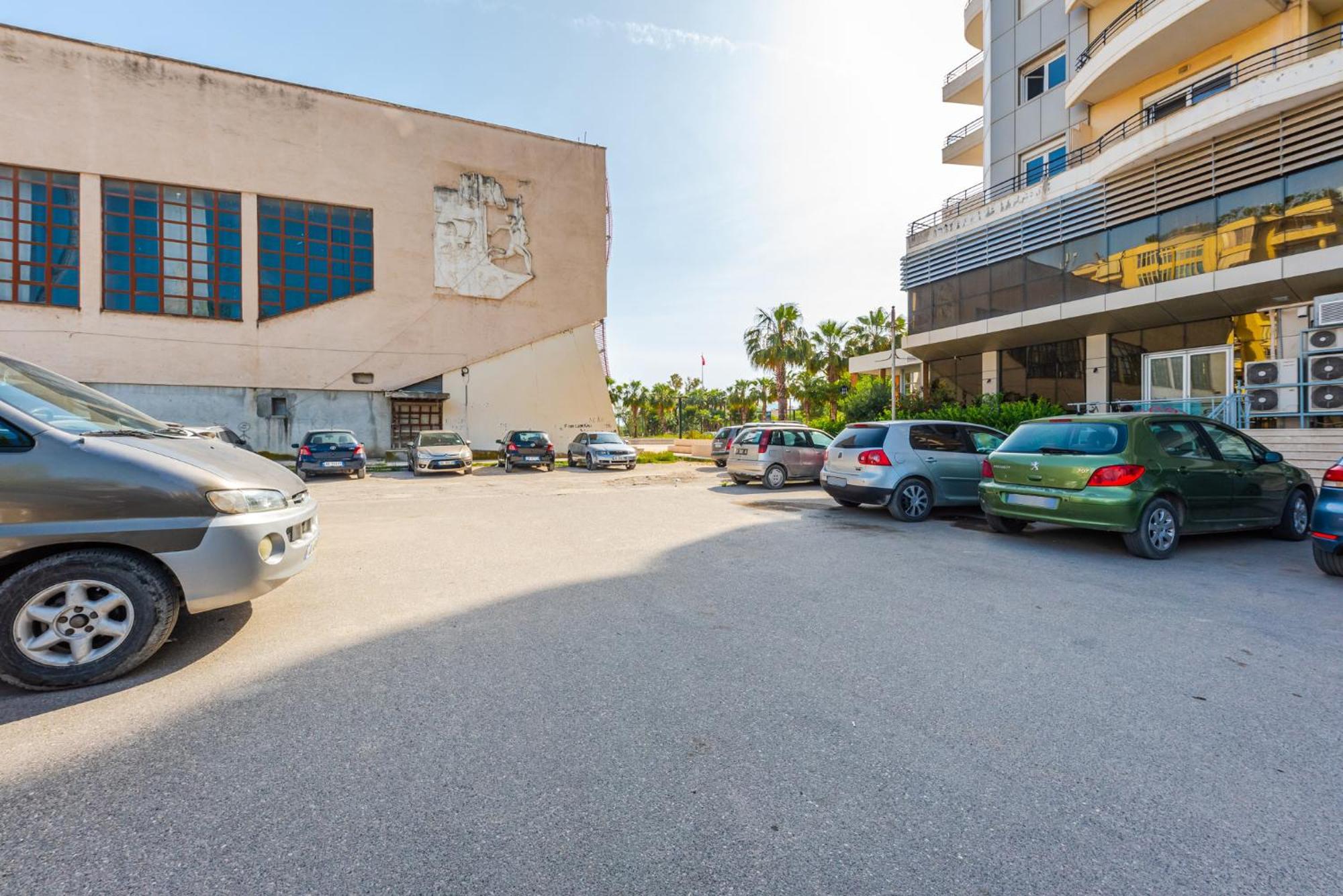 Polifonia City Loft By Kondo Stays Vlore Bagian luar foto