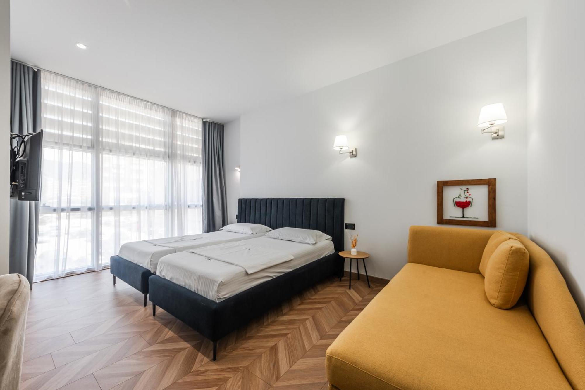 Polifonia City Loft By Kondo Stays Vlore Bagian luar foto