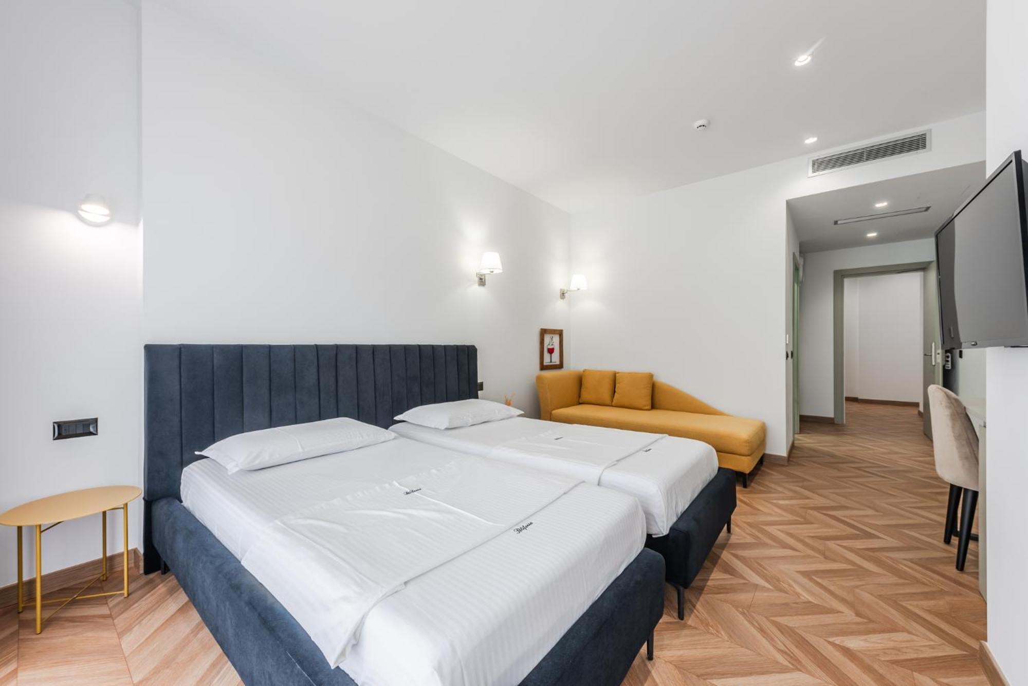 Polifonia City Loft By Kondo Stays Vlore Bagian luar foto