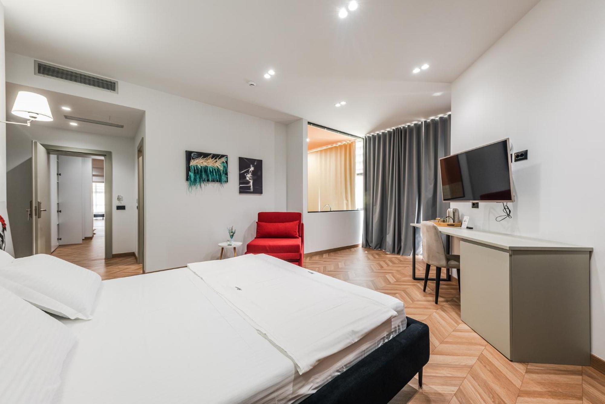 Polifonia City Loft By Kondo Stays Vlore Bagian luar foto
