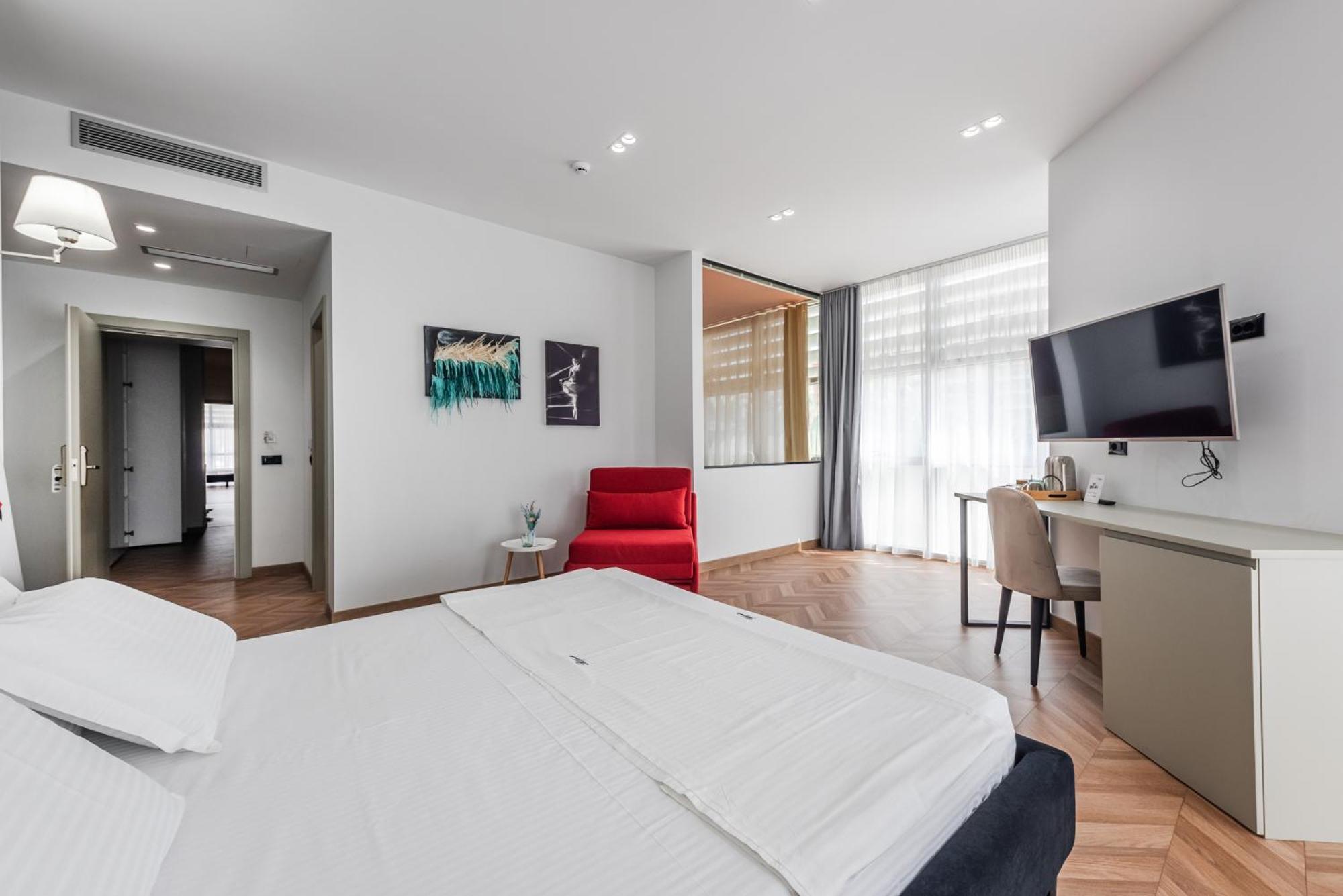 Polifonia City Loft By Kondo Stays Vlore Bagian luar foto