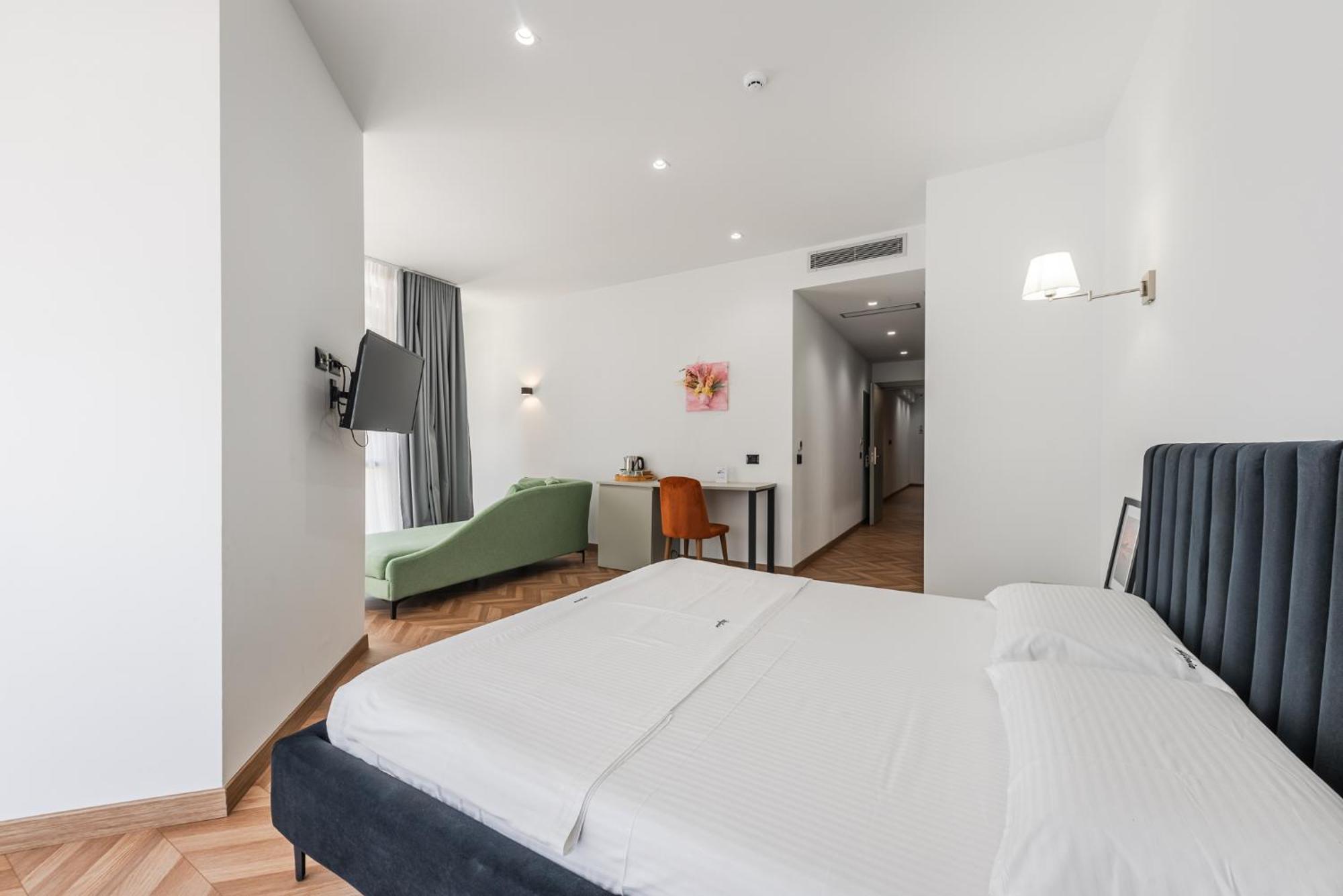 Polifonia City Loft By Kondo Stays Vlore Bagian luar foto