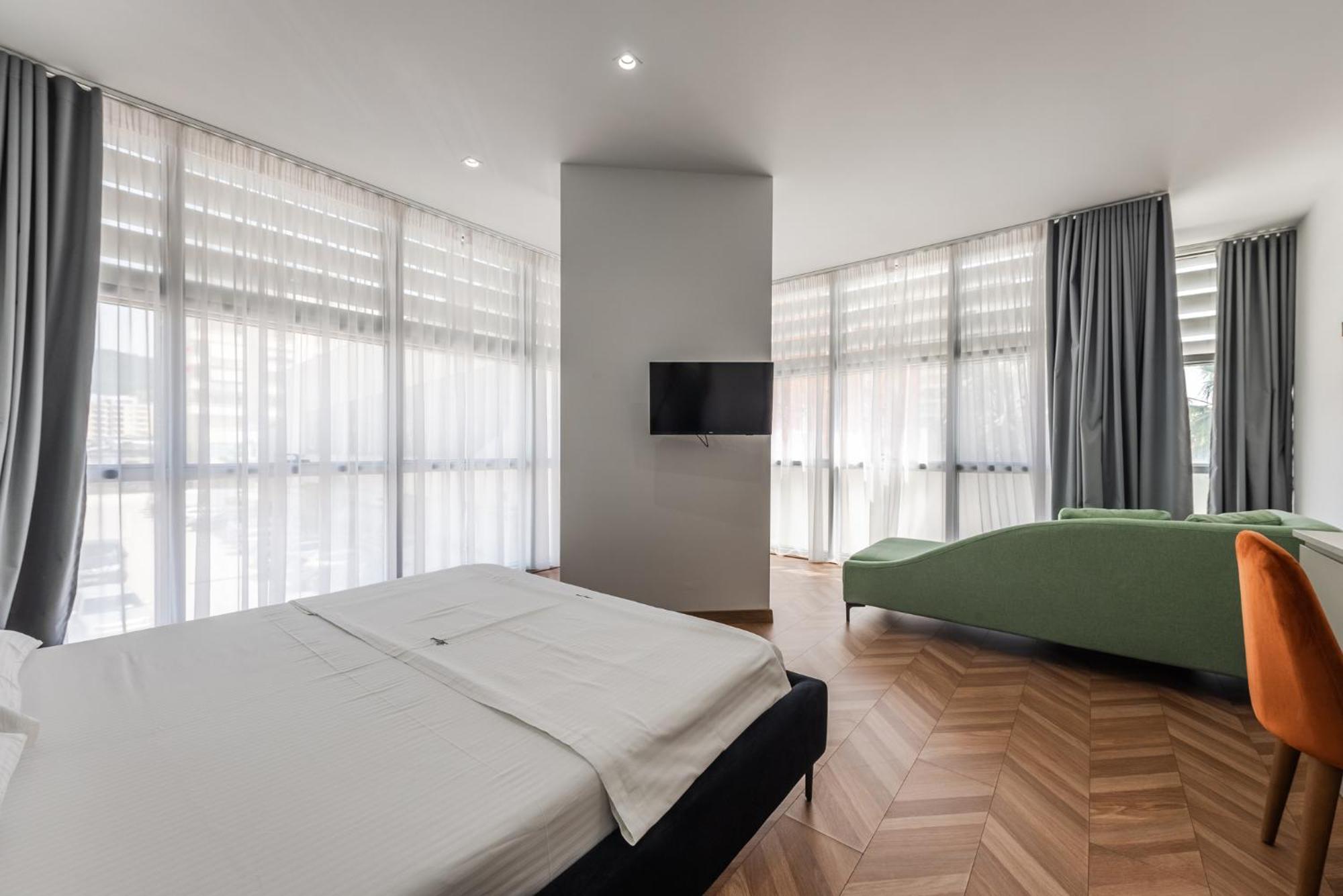 Polifonia City Loft By Kondo Stays Vlore Bagian luar foto