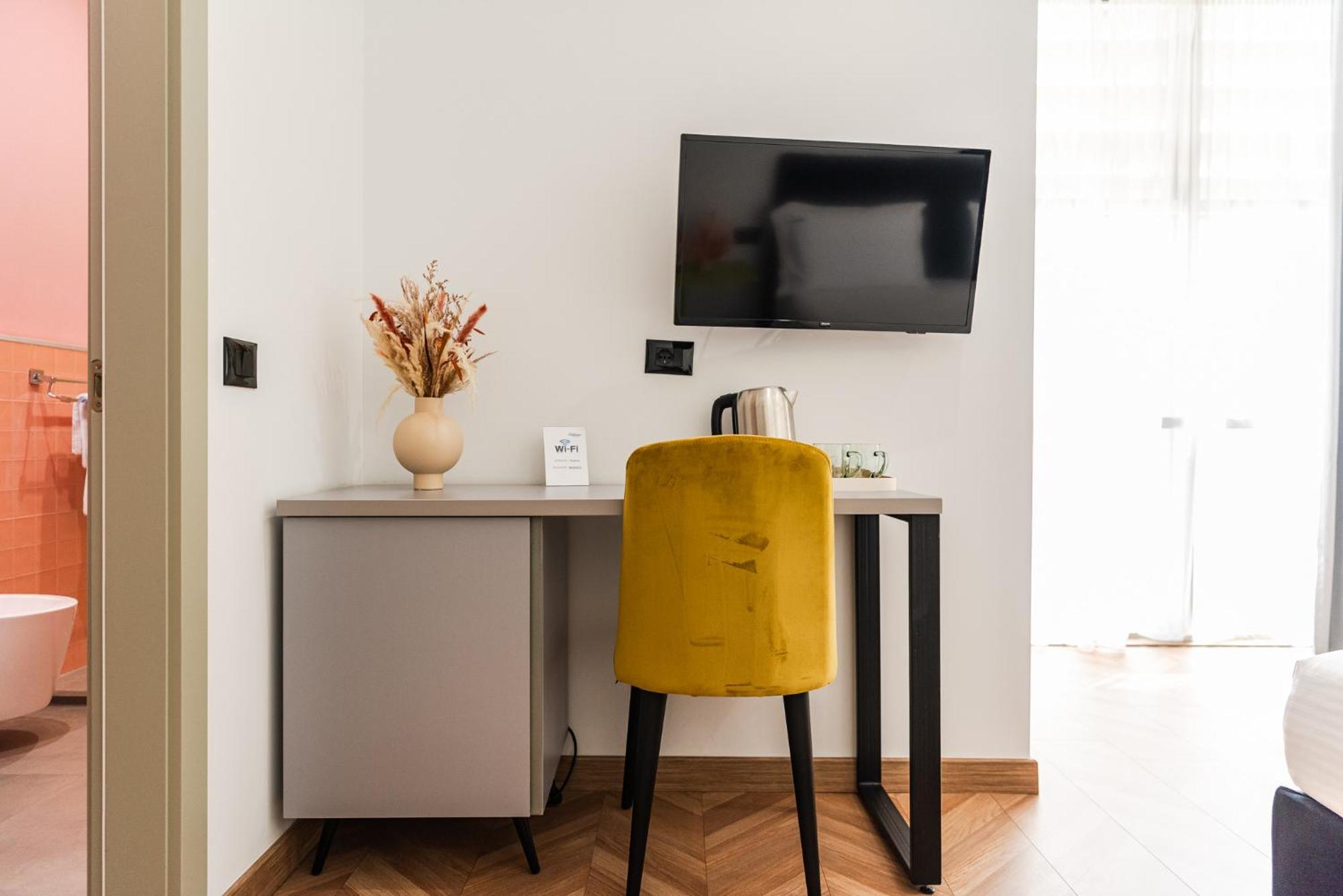 Polifonia City Loft By Kondo Stays Vlore Bagian luar foto